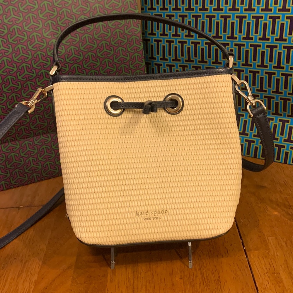 Kate Spade Eva Straw Small Bucket EUC